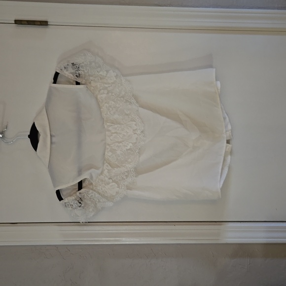Love fire white blouse with lace and cold shoulder look with elastic junior lg - Picture 3 of 7